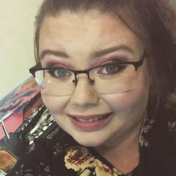 Meet your Posher, Alexea - Picture 1 of 1